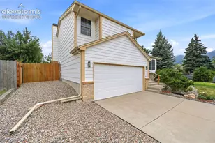 637 Trailcrest Ct, Colorado Springs, CO 80906 - Photo 3