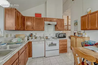3660 Suncrest Court, Colorado Springs, CO 80906 - Photo 11