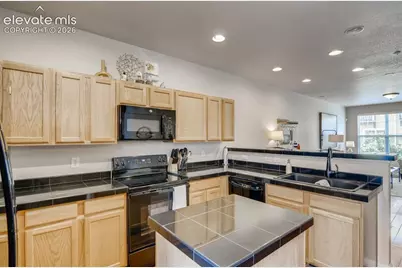 846 Victoria Ridge Point, Colorado Springs, CO 80903 - Photo 9