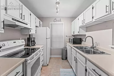 2121 Troy Court, Colorado Springs, CO 80918 - Photo 7