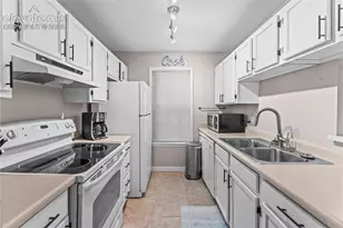 2121 Troy Ct, Colorado Springs, CO 80918 - Photo 7