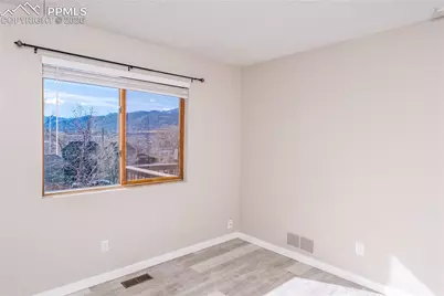 2516 Glen View Avenue, Colorado Springs, CO 80904 - Photo 17