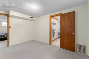 106 Lois Ln, Colorado Springs, CO 80904 - Photo 27