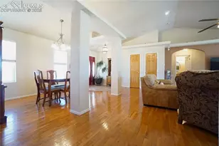 461 E Fredonia Dr, Pueblo, CO 81007 - Photo 7