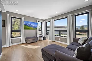 3425 Palmer Hill Ct, Colorado Springs, CO 80907 - Photo 7