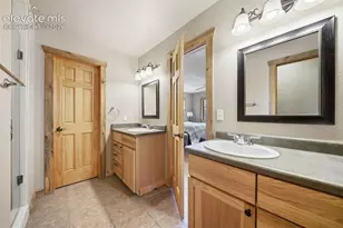 605 Obsidian Dr, Florissant, CO 80816 - Photo 27