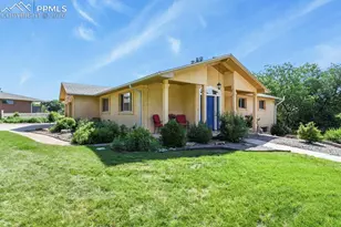 23 Crescent Ln, Colorado Springs, CO 80904 - Photo 3