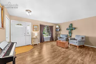 7325 Sue Ln, Colorado Springs, CO 80925 - Photo 7