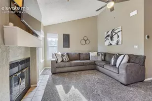 1135 Greenbrier Dr, Colorado Springs, CO 80916 - Photo 7