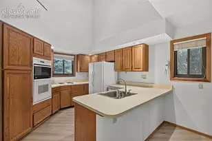 102 Creekside Ln, Colorado Springs, CO 80906 - Photo 9