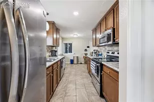 2122 Sussex Ln, Colorado Springs, CO 80909 - Photo 7