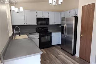 4325 Clare Ct, Colorado Springs, CO 80916 - Photo 7