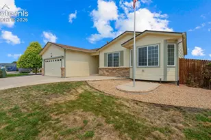 7447 Sun Prairie Dr, Colorado Springs, CO 80925 - Photo 3