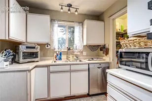 2626 W Pikes Peak Ave, Colorado Springs, CO 80904 - Photo 13