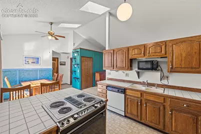 6512 Foxdale Circle, Colorado Springs, CO 80919 - Photo 13