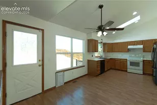 4140 Danceglen Dr, Colorado Springs, CO 80906 - Photo 9