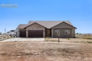 1180 N Saddle Ridge Ln, Pueblo, CO 81007 - Photo 1