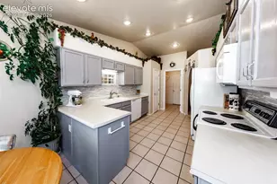 10 Nona Brooks Dr, Pueblo, CO 81005 - Photo 15
