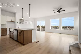 4405 Peak Crst Vw, Colorado Springs, CO 80918 - Photo 3