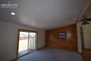 877 Maid Marian Dr, Divide, CO 80814 - Photo 9