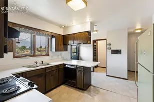 2260 Mesa Rd, Colorado Springs, CO 80904 - Photo 19