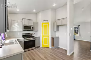 10621 Castor Dr, Colorado Springs, CO 80925 - Photo 11
