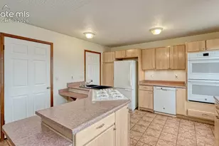 1118 Fontmore Rd, Colorado Springs, CO 80904 - Photo 15