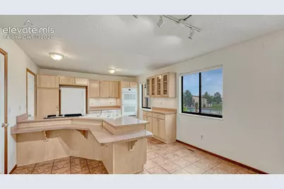1118 Fontmore Road #B, Colorado Springs, CO 80904 - Photo 11