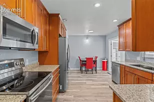 1112 Auburn Dr, Colorado Springs, CO 80909 - Photo 9