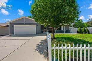 1112 Auburn Dr, Colorado Springs, CO 80909 - Photo 3