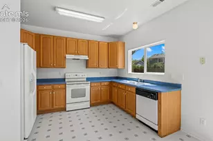 516 Prairie Star Cir, Colorado Springs, CO 80916 - Photo 11