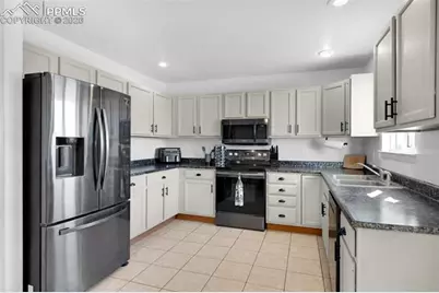629 S Aguilar Drive, Pueblo, CO 81007 - Photo 3