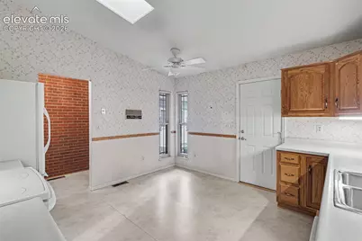 538 Lakewood Circle, Colorado Springs, CO 80910 - Photo 9