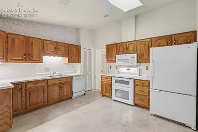 538 Lakewood Circle, Colorado Springs, CO 80910 - Photo 7