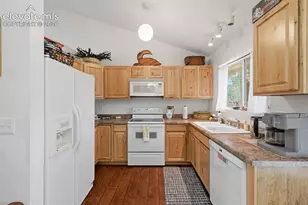 8219 Steadman Dr, Colorado Springs, CO 80920 - Photo 15