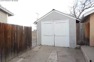 1522 E 4th St, Pueblo, CO 81001 - Photo 15