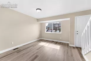 5561 Dunbar Ct, Colorado Springs, CO 80918 - Photo 3