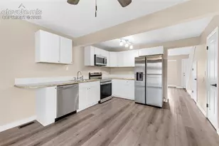 5561 Dunbar Ct, Colorado Springs, CO 80918 - Photo 7