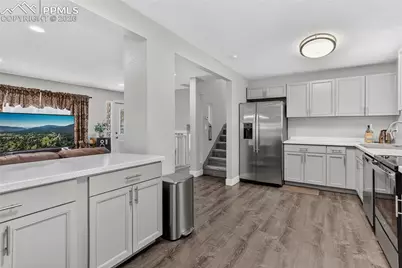 3905 Colony Hills Circle, Colorado Springs, CO 80916 - Photo 5