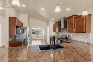 2037 Kingbird Ct, Pueblo, CO 81008 - Photo 3