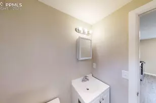 2413 E St Vrain St, Colorado Springs, CO 80909 - Photo 9