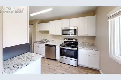 2413 E St Vrain Street, Colorado Springs, CO 80909 - Photo 5