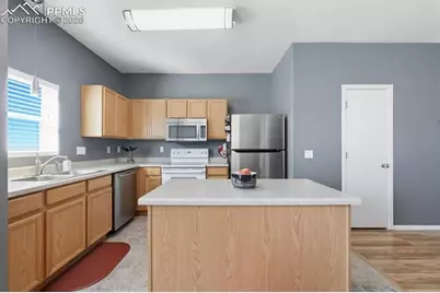 2711 Brooksedge View, Colorado Springs, CO 80910 - Photo 9