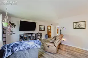 1401 Bates Dr, Colorado Springs, CO 80909 - Photo 7