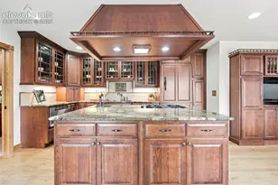 8 Raven Hills Ct, Colorado Springs, CO 80919 - Photo 3