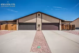 19 Pineridge Ct, Pueblo, CO 81001 - Photo 1