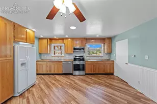 626 Pioneer Ln, Colorado Springs, CO 80904 - Photo 7