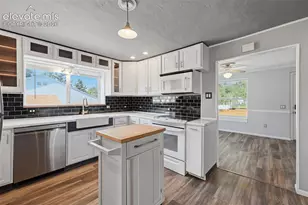 1017 Prairie Rd, Colorado Springs, CO 80909 - Photo 7
