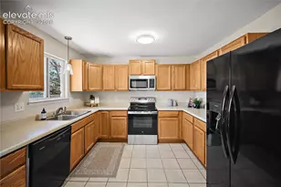 57 W Bonanza Dr, Pueblo, CO 81007 - Photo 9