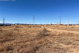 547 N Canvas Dr, Pueblo, CO 81007 - Photo 1
